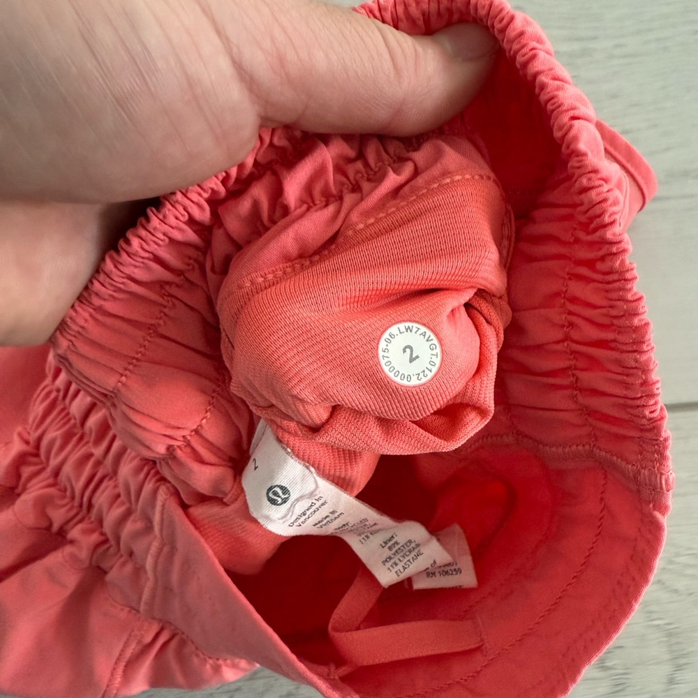 Lululemon Hotty Hot 4โ Shorts Raspberry Cream - Picture 7 of 7